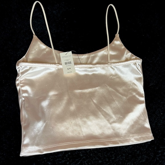 Pink silk cropped tank - Picture 3 of 3
